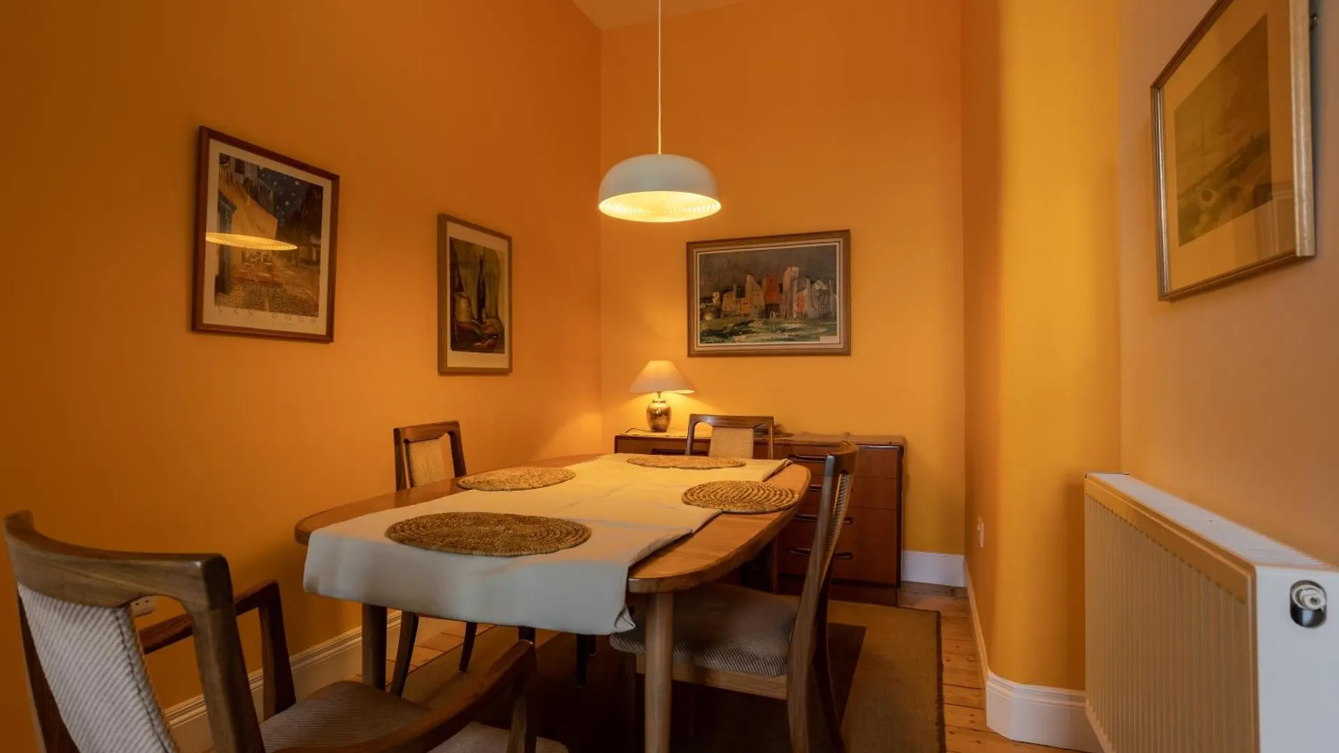 Newly Renovated 1 Bedroom Apartment Near Charming Newhaven 에든버러