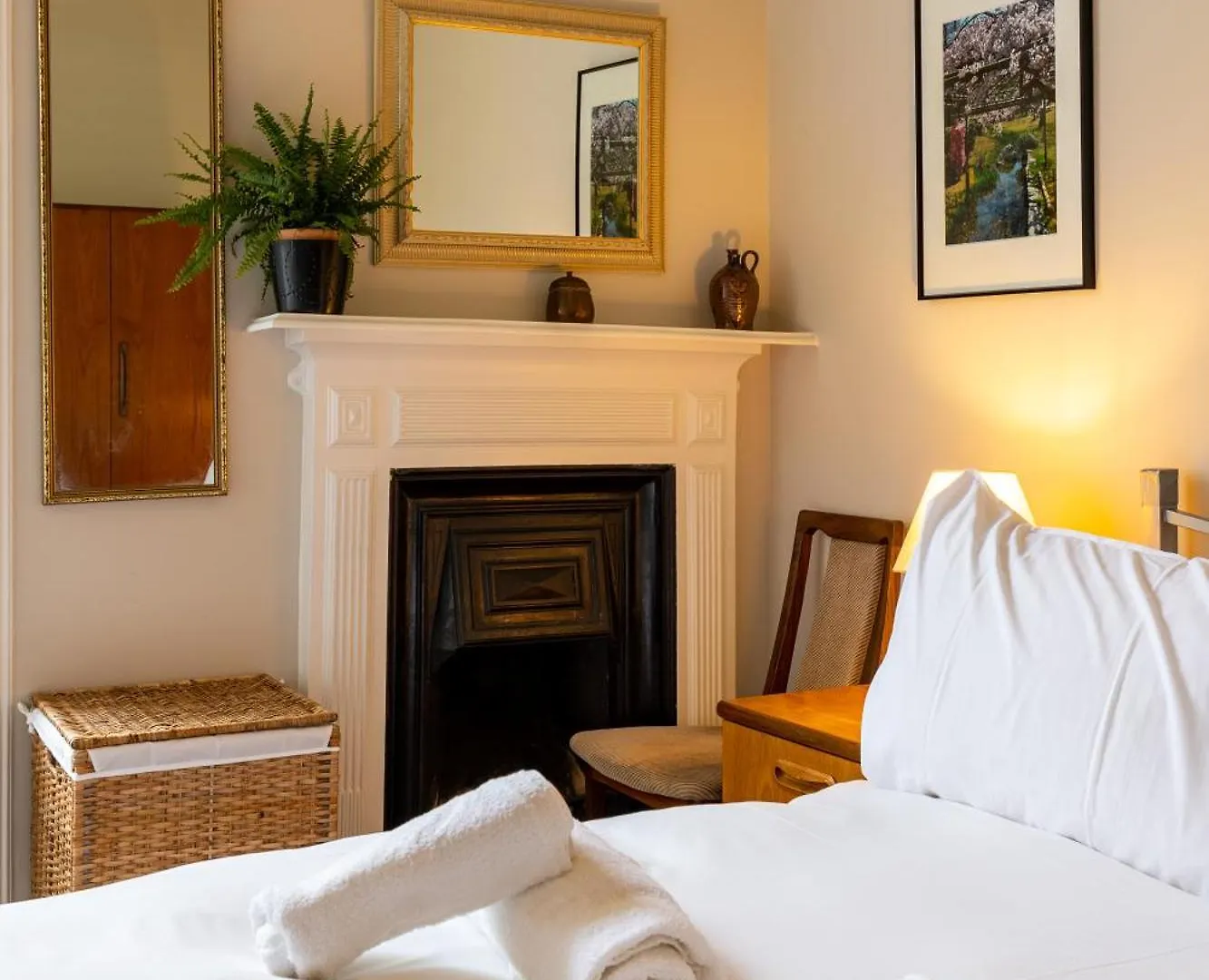 Newly Renovated 1 Bedroom Apartment Near Charming Newhaven 에든버러 0*,