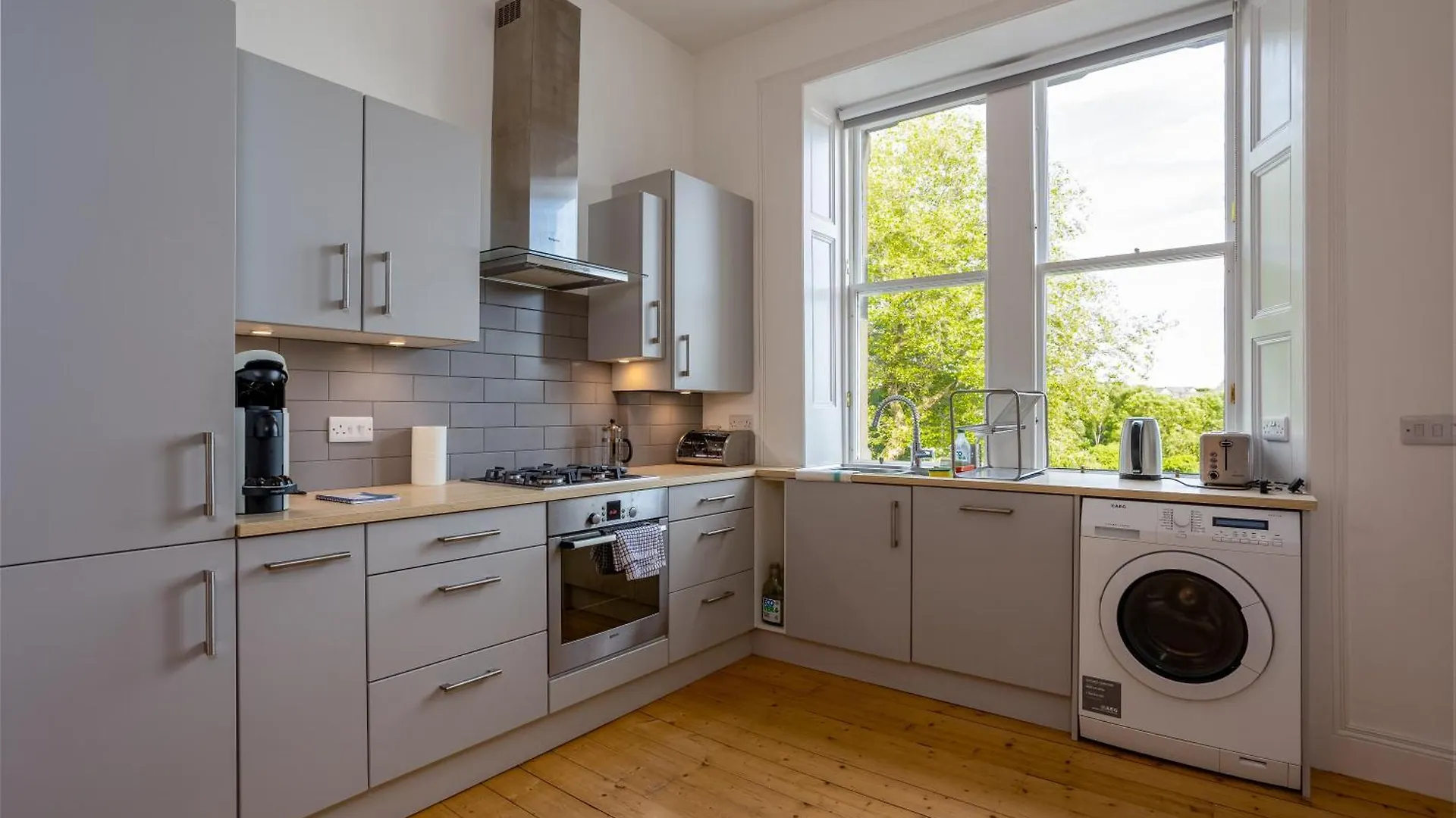 Newly Renovated 1 Bedroom Apartment Near Charming Newhaven Edynburg